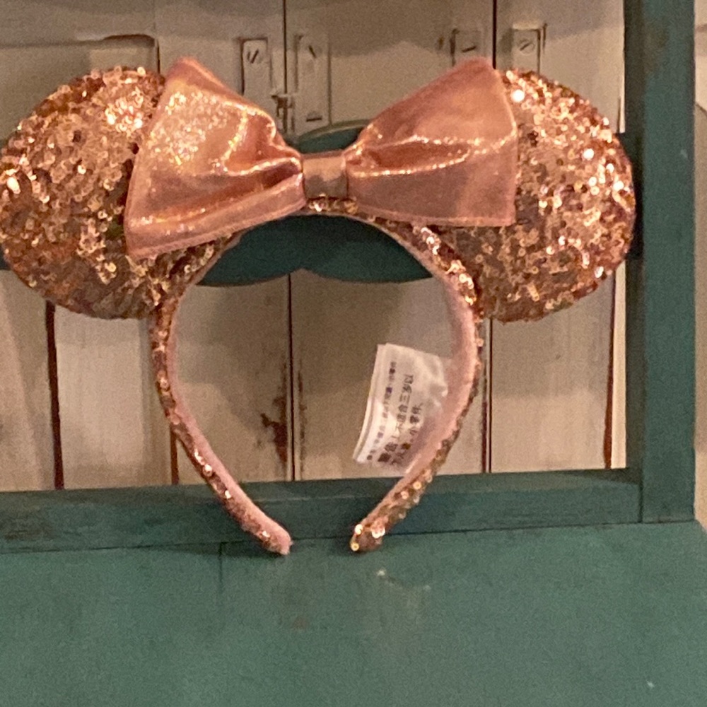 Disney Parks Rose Gold Sequined Minnie Ears, never worn!